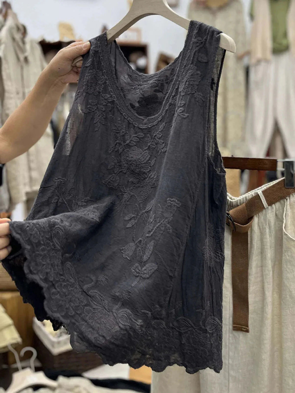 Aleenah | Women's Floral V Neck Sleeveless Summer Top