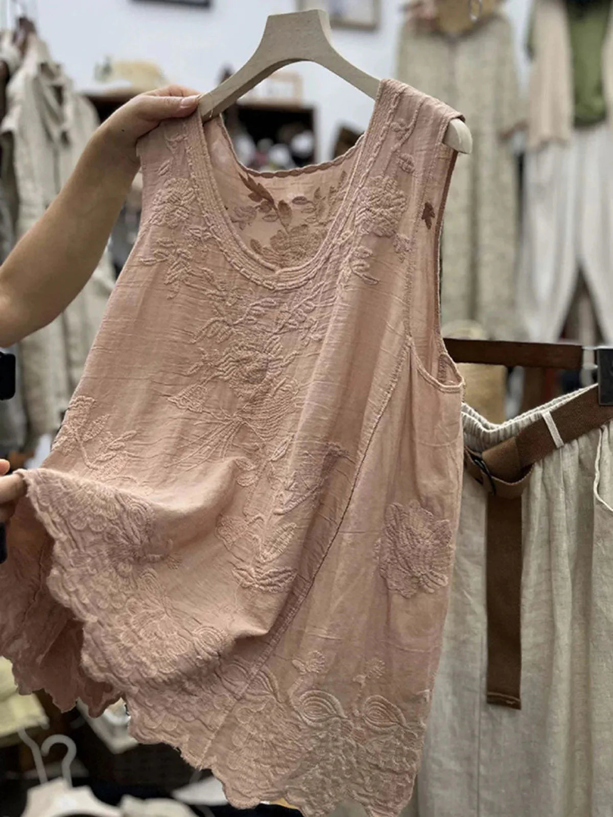 Aleenah | Women's Floral V Neck Sleeveless Summer Top