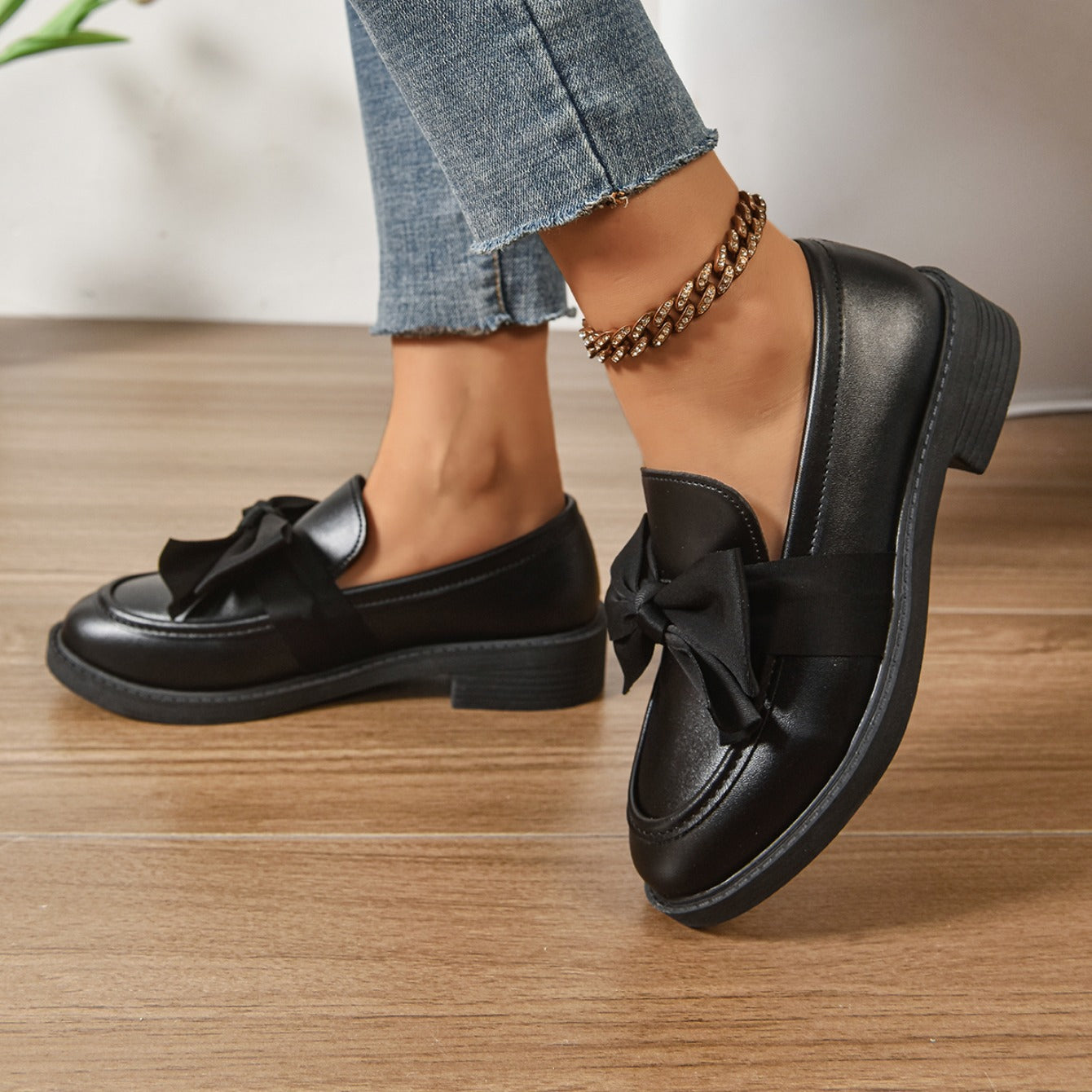 Alexia | Women’s Round Toe Slip On Bow Detail Ballet Flats