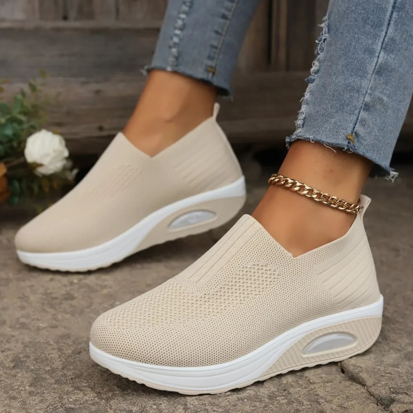 Alissa | Women’s Slip On Round Toe Cushioned Sneakers