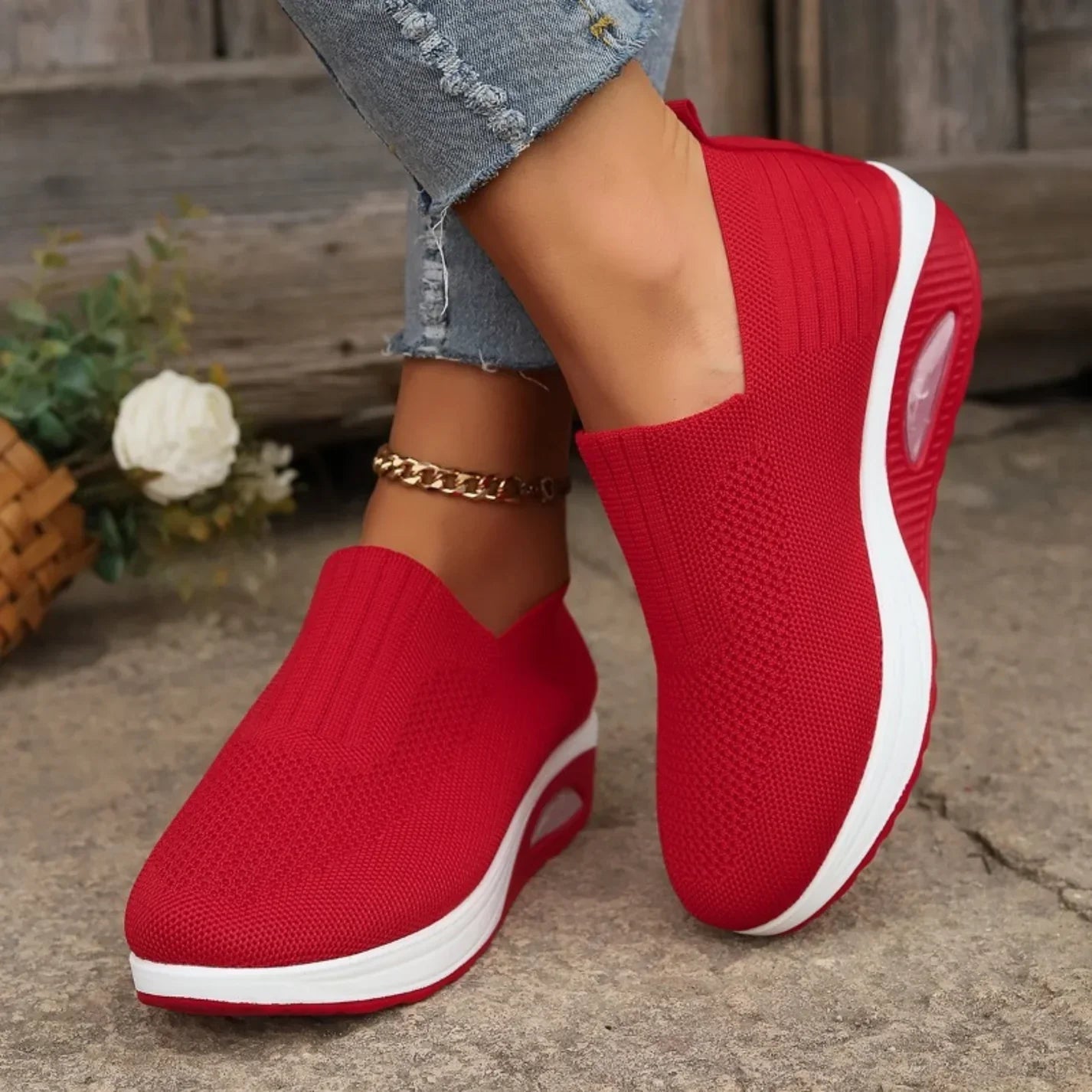 Alissa | Women’s Slip On Round Toe Cushioned Sneakers