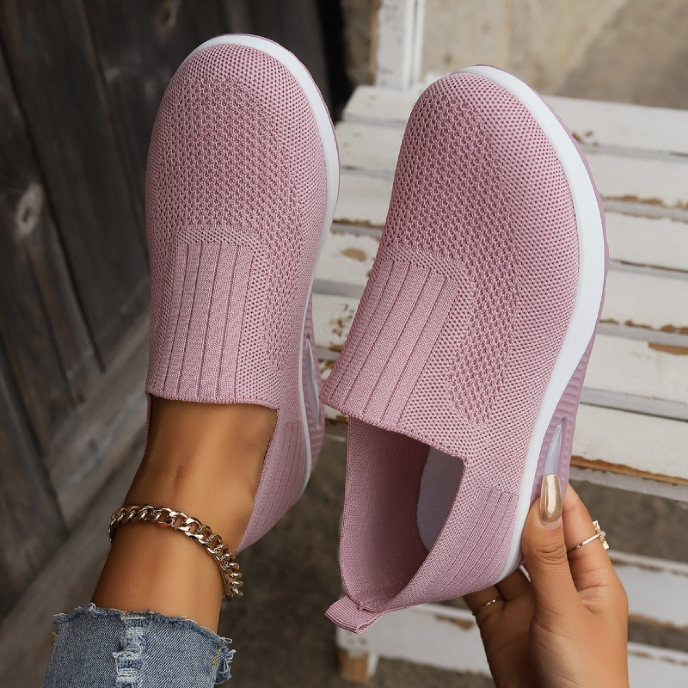 Alissa | Women’s Slip On Round Toe Cushioned Sneakers