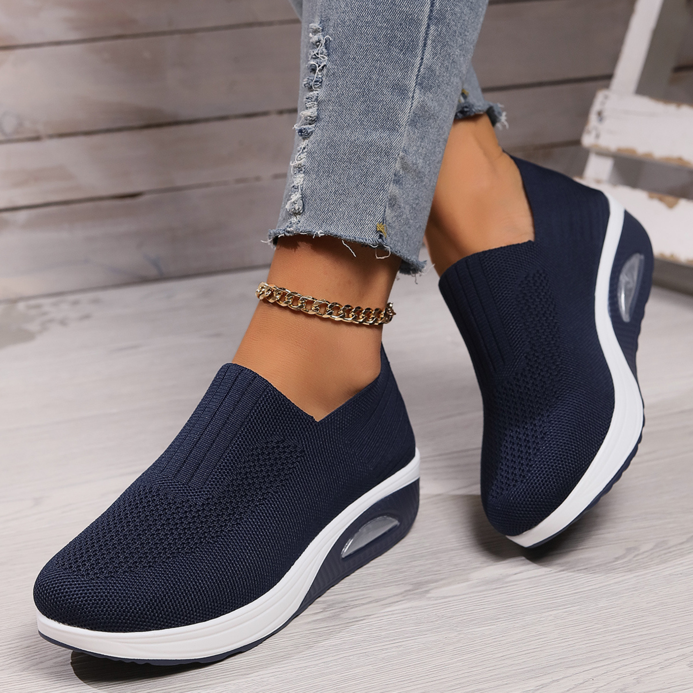 Alissa | Women’s Slip On Round Toe Cushioned Sneakers