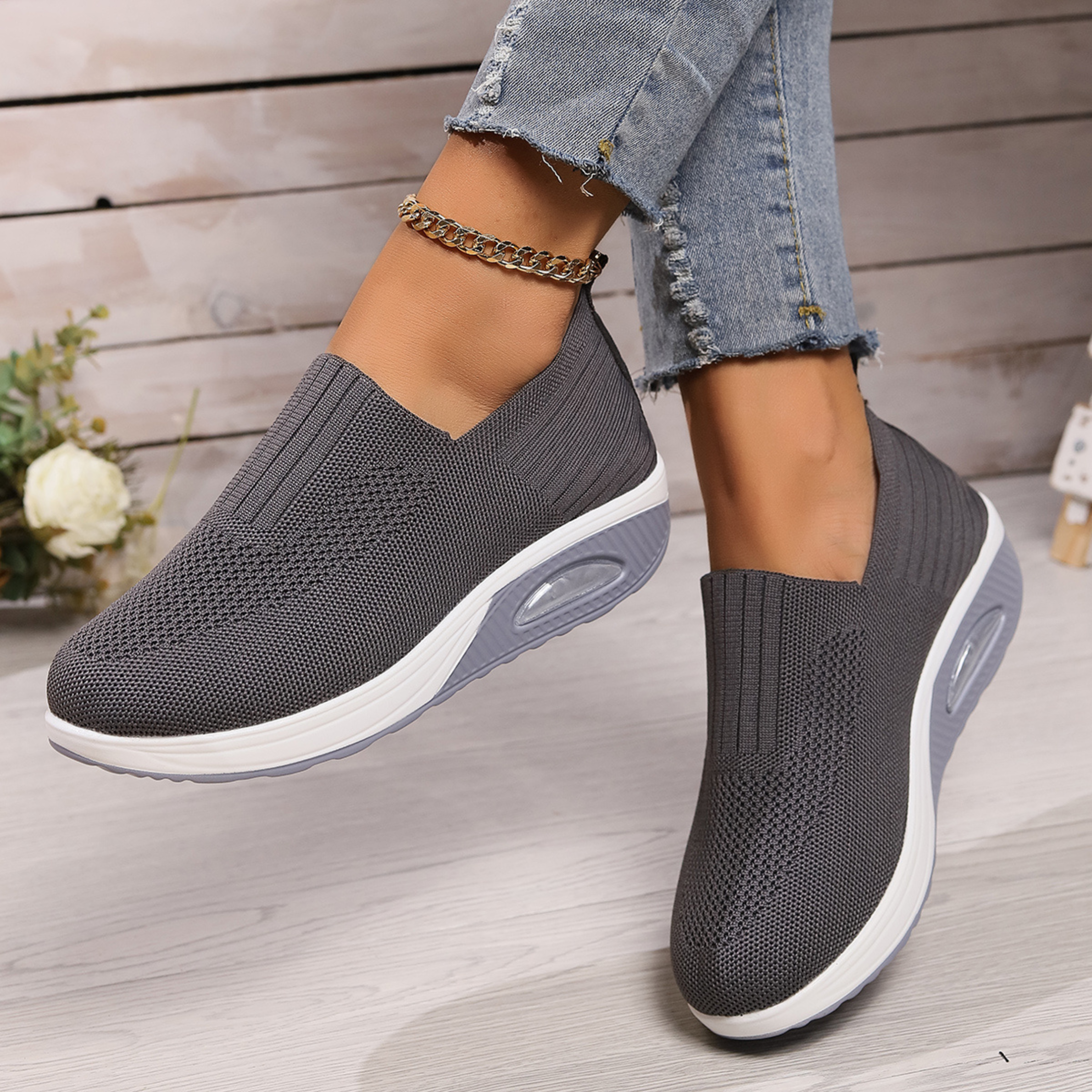 Alissa | Women’s Slip On Round Toe Cushioned Sneakers