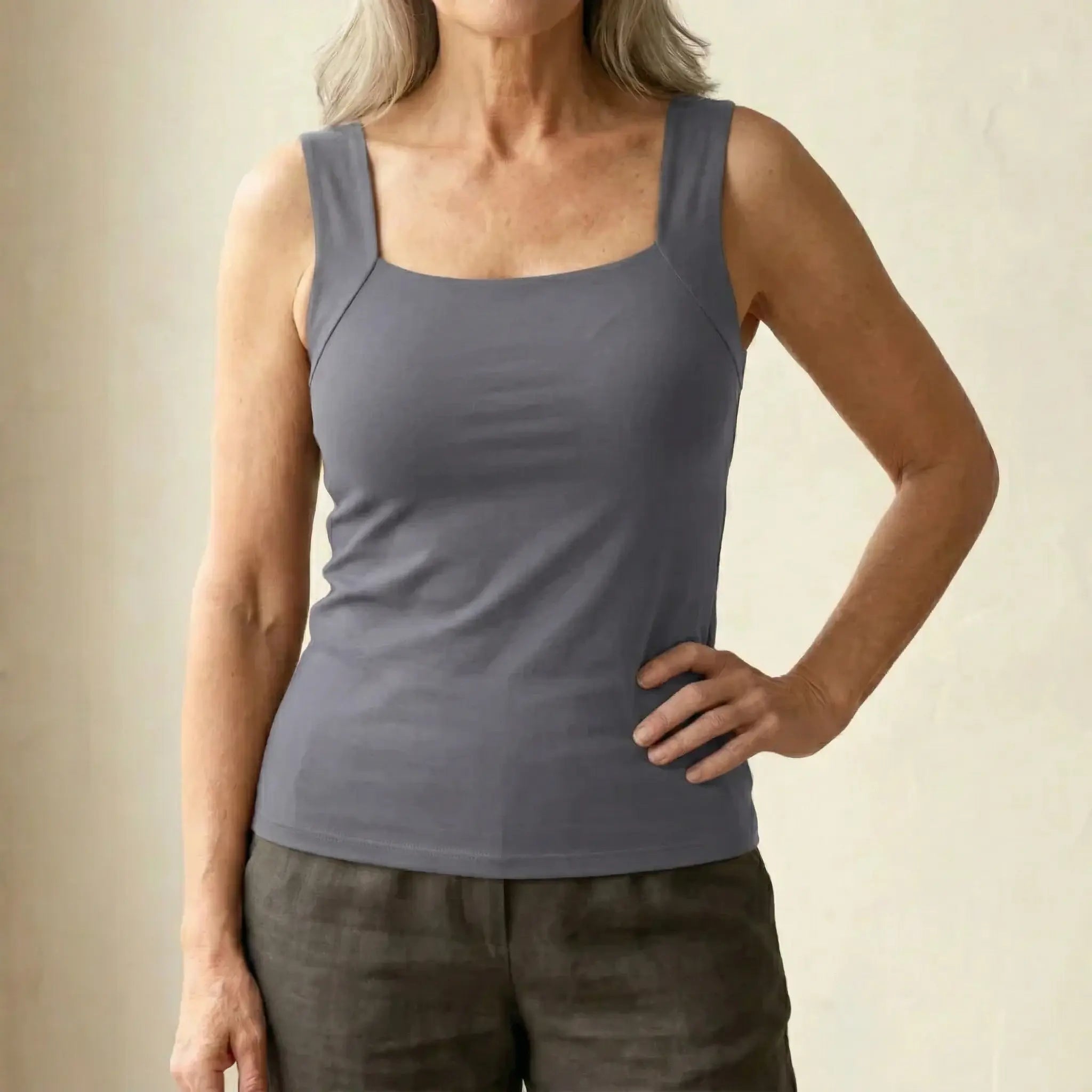 Amruta | Women's Fitted Sleeveless Square Neck Bra Tank Top