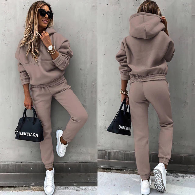Analia | Women’s Long Sleeve Sweatshirt and Sweatpants Two Piece Set