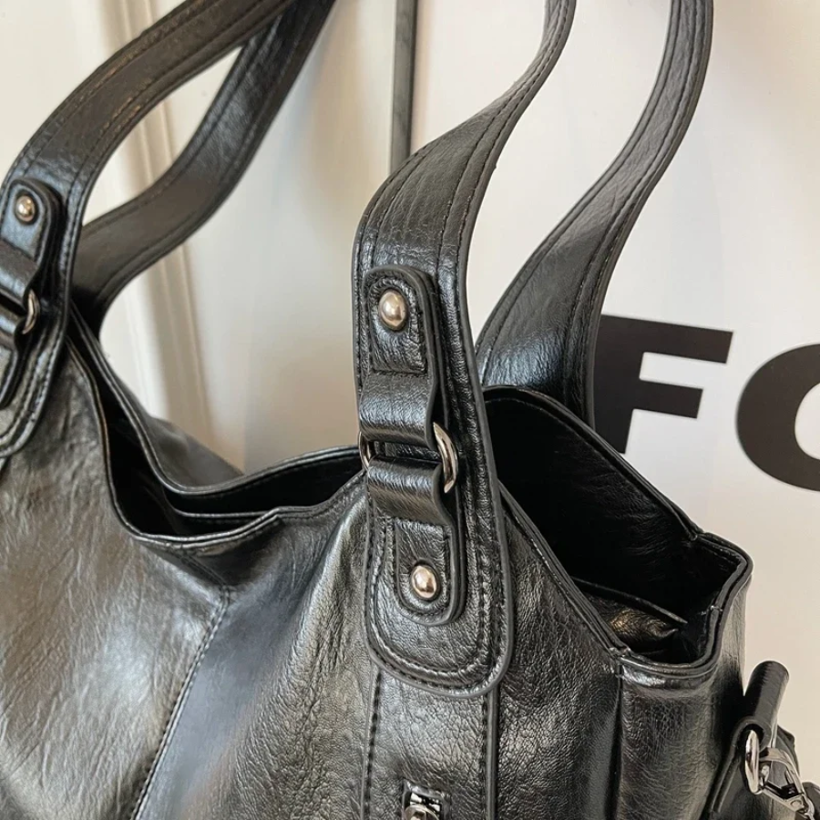Arnita | Women’s Slouchy Multi Pocket Shoulder Bag