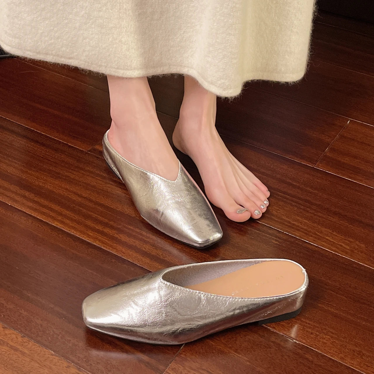 Astra | Women’s Slip On Tapered Toe Flat Mules