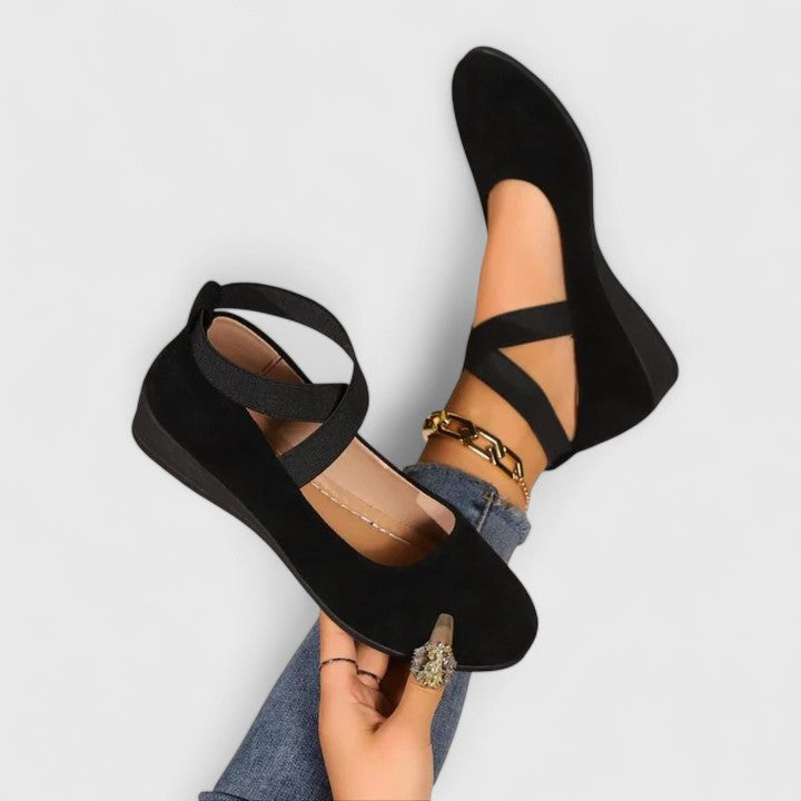 Belinda | Women’s Closed Toe Criss Cross Strap Pumps