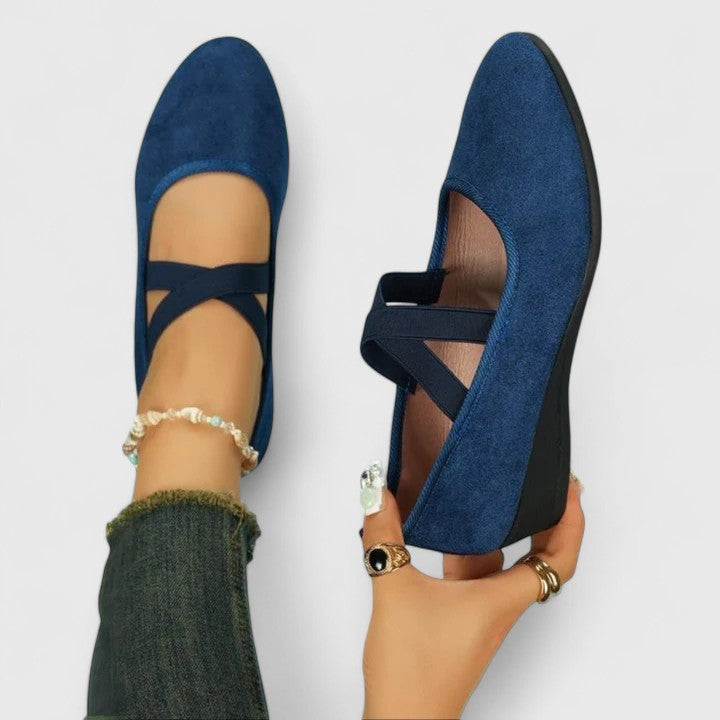 Belinda | Women’s Closed Toe Criss Cross Strap Pumps