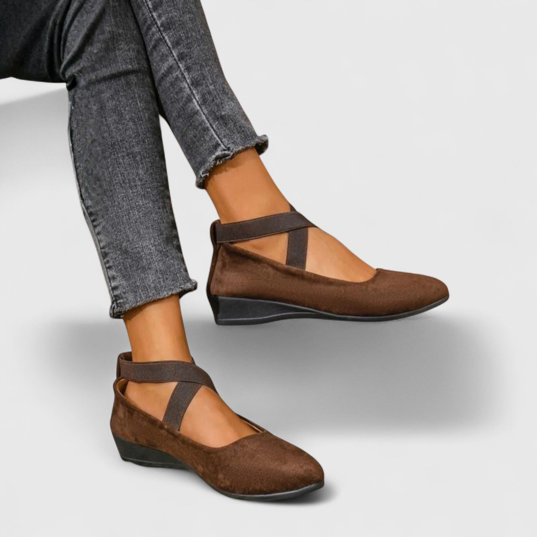 Belinda | Women’s Closed Toe Criss Cross Strap Pumps