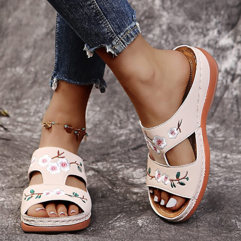 Catherine | Women’s Round Toe Slip On Summer Slippers