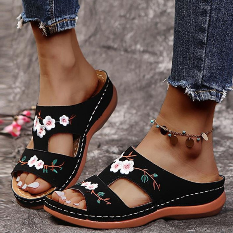 Catherine | Women’s Round Toe Slip On Summer Slippers