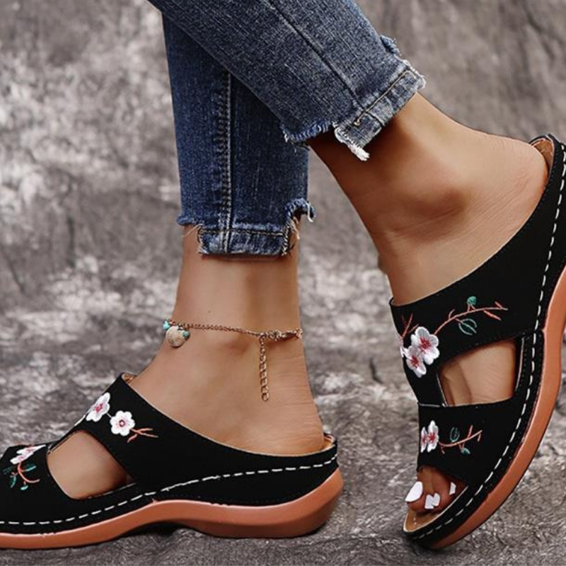 Catherine | Women’s Round Toe Slip On Summer Slippers