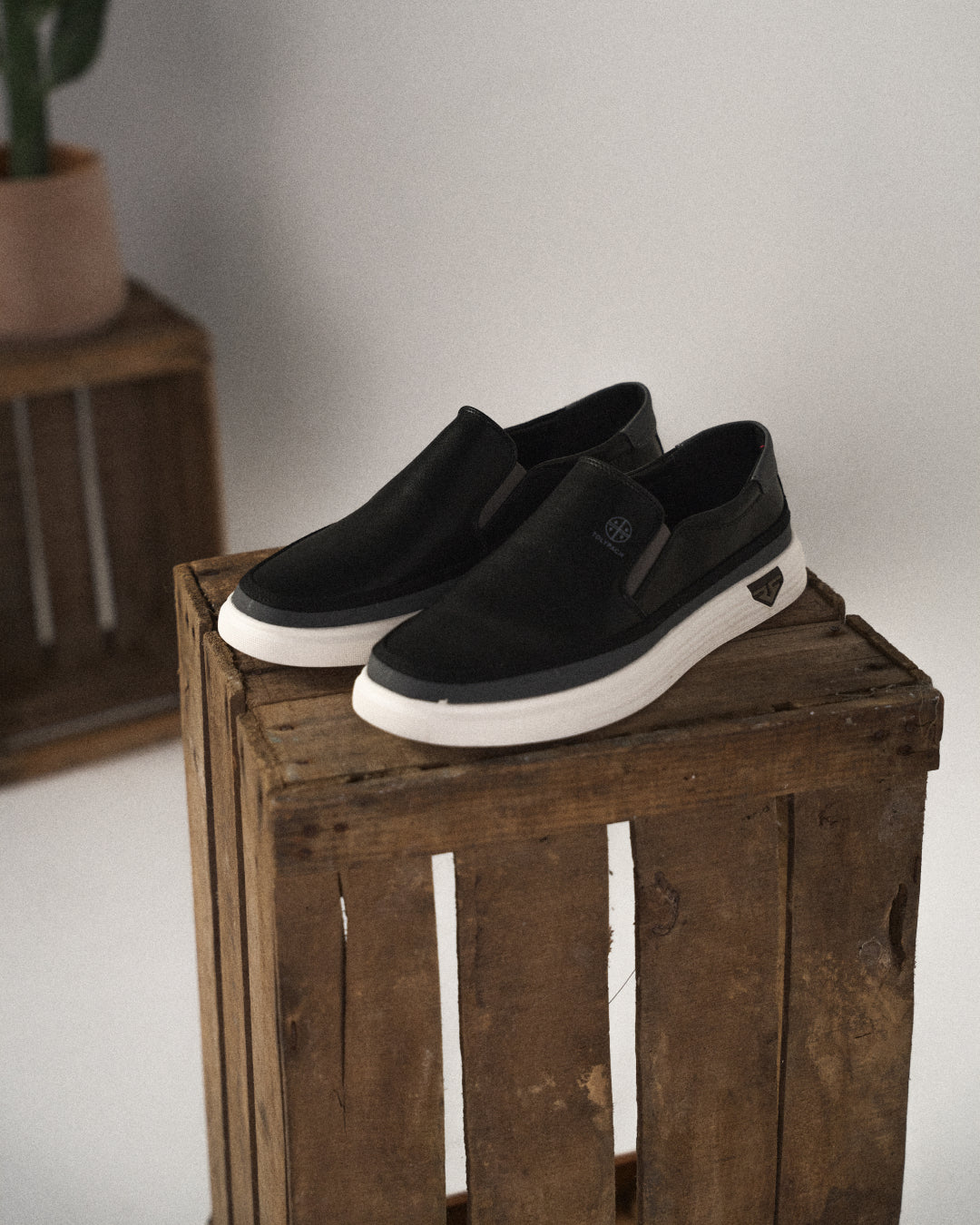 Ernesto | Men's Low-Top Round Toe Slip-On Dress Shoes