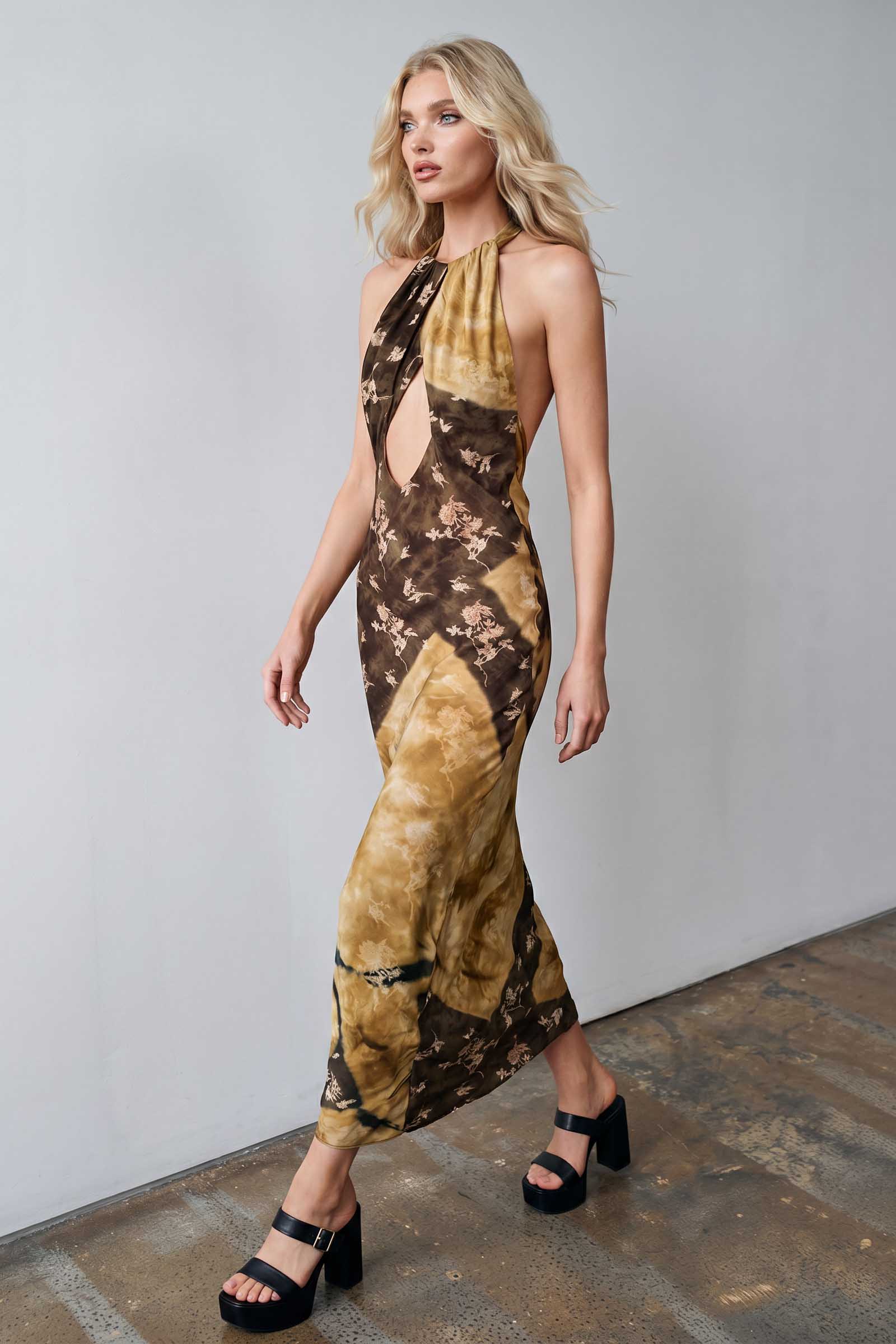Giselle | Women’s Printed Cut Out Halter Neck Backless Maxi Dress