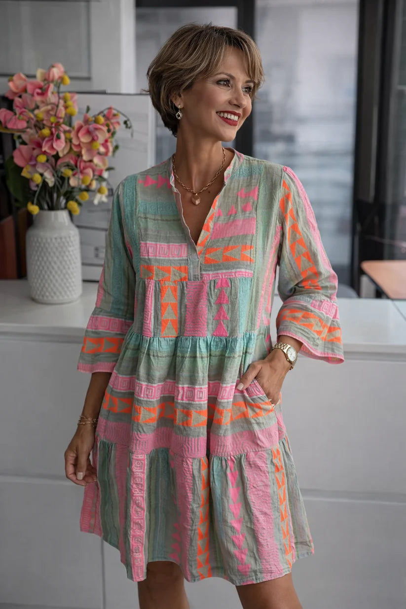 Noelle | Women’s Patterned Short Sleeve V Neck Knee Length Dress
