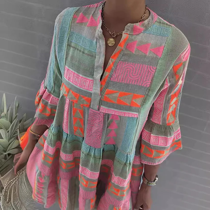 Noelle | Women’s Patterned Short Sleeve V Neck Knee Length Dress